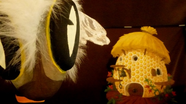 L abeille et la ruche Spectacle des fables Marionnette