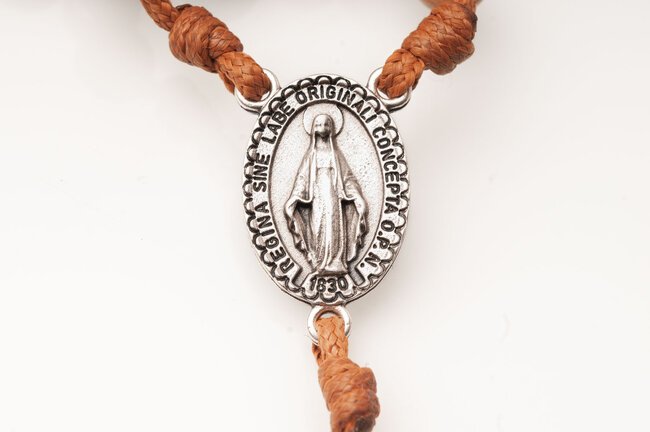 Chapelet catholique en bois d'olivier - confectionné à la main en France avec médaille miraculeuse - Tempus Dei 04 