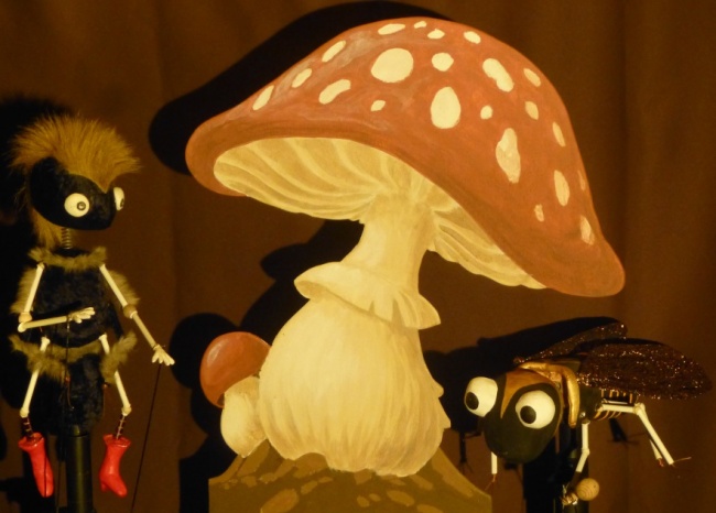 La Cie des Skowiés Spectacle de marionnette à fils et d ombres chinoises tout public