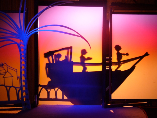 Le port de Jopé spectacle de marionnettes à fils et d ombres chinoises Le port de Jopé spectacle de marionnettes à fils et d ombres chinoises