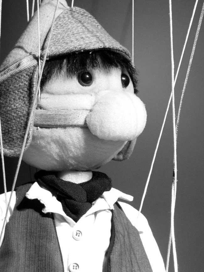 Jonas, marionnette à fils